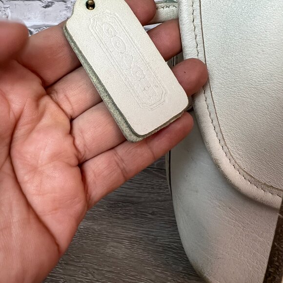 COACH 9919 Vintage Shoulder Bag Turnlock Leather Bone - Picture 4 of 8